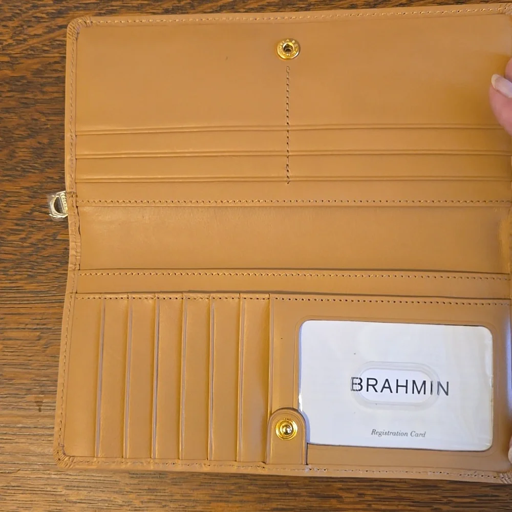 Brahmin Ady Wallet In Creme Talitha Leather NWOT - Picture 7 of 16